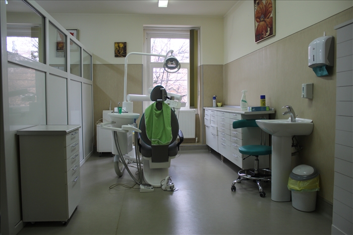 MARTHY ZSUZSA DR. FOGÁSZATI RENDELŐ - CMI DE MEDICINĂ DENTARĂ